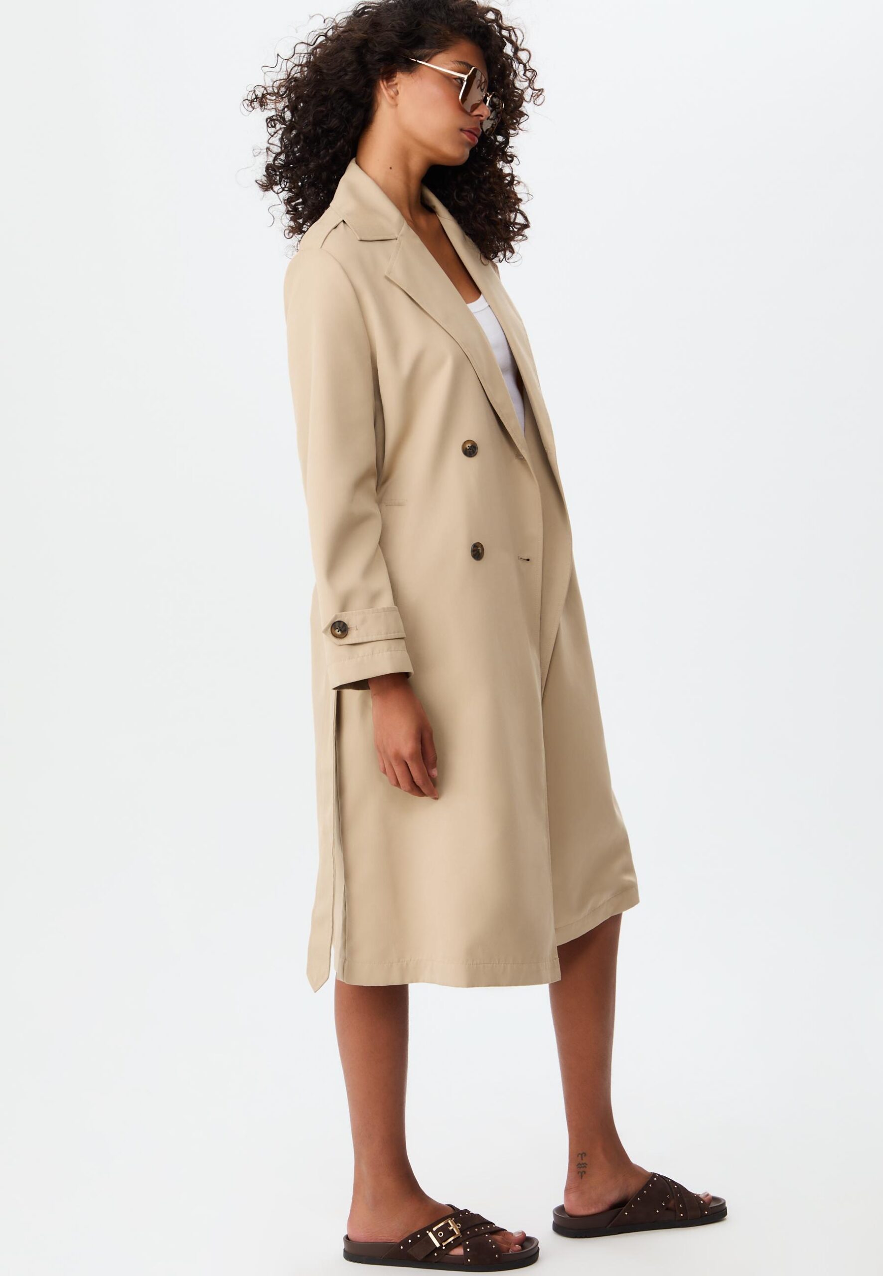 gabardina-stradivarius-749mvx-1.jpg